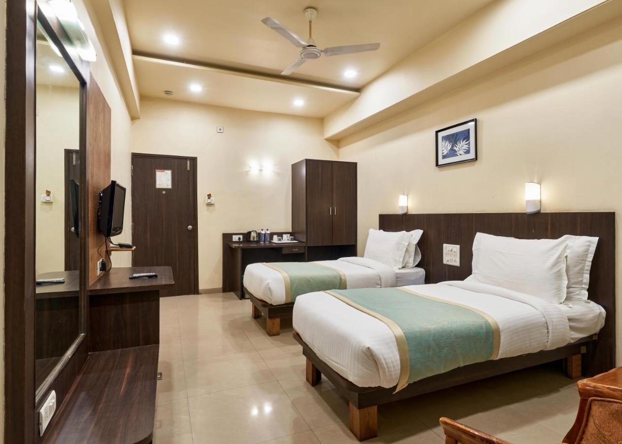 Hotel Atria, Kolhapur Exterior photo