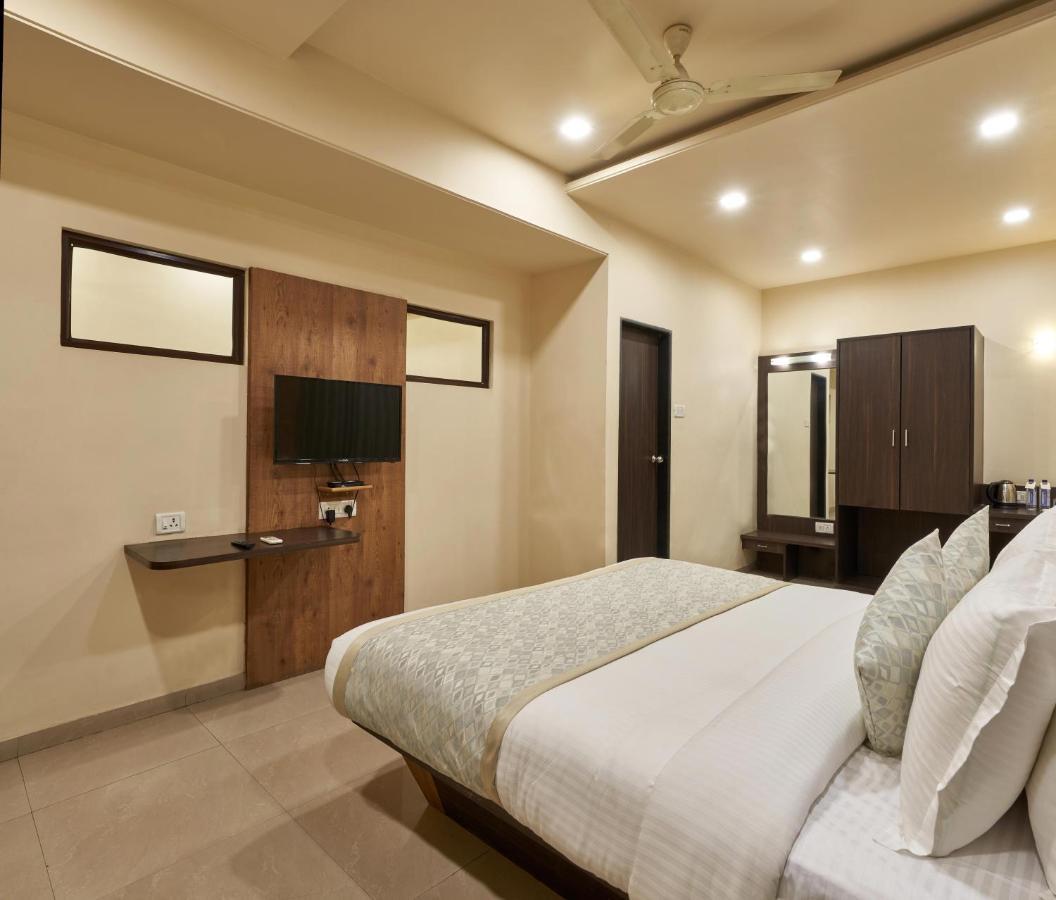 Hotel Atria, Kolhapur Exterior photo