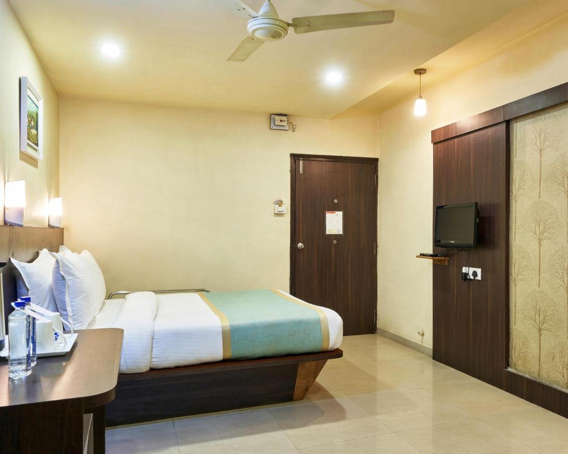Hotel Atria, Kolhapur Exterior photo