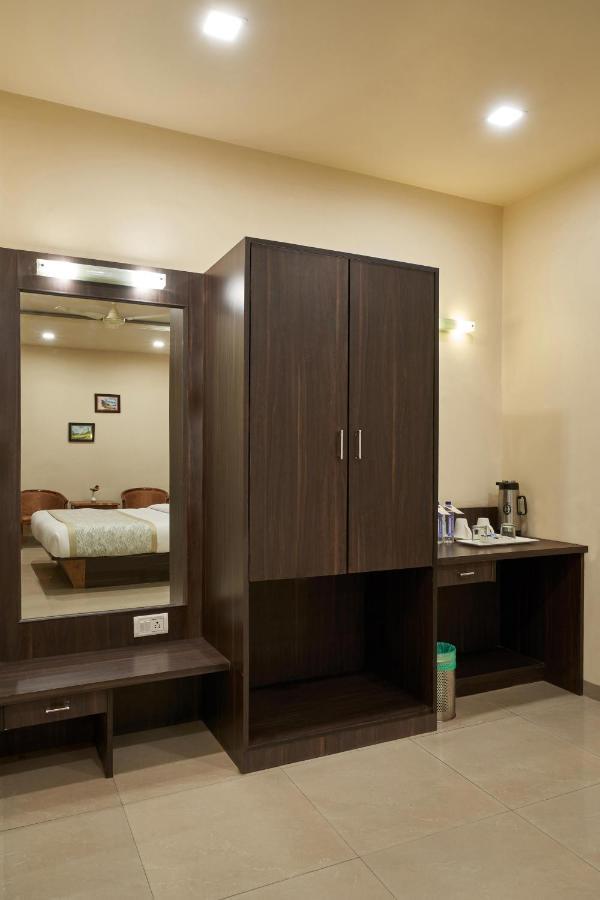Hotel Atria, Kolhapur Exterior photo