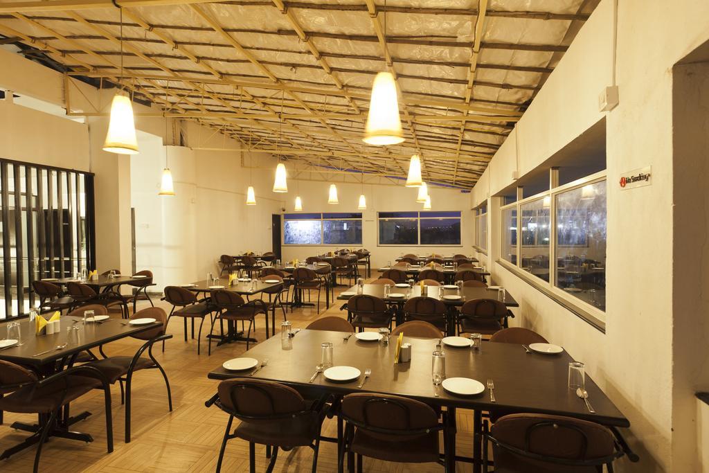 Hotel Atria, Kolhapur Exterior photo