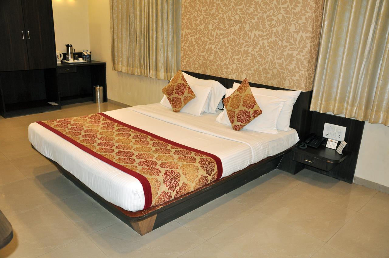Hotel Atria, Kolhapur Exterior photo