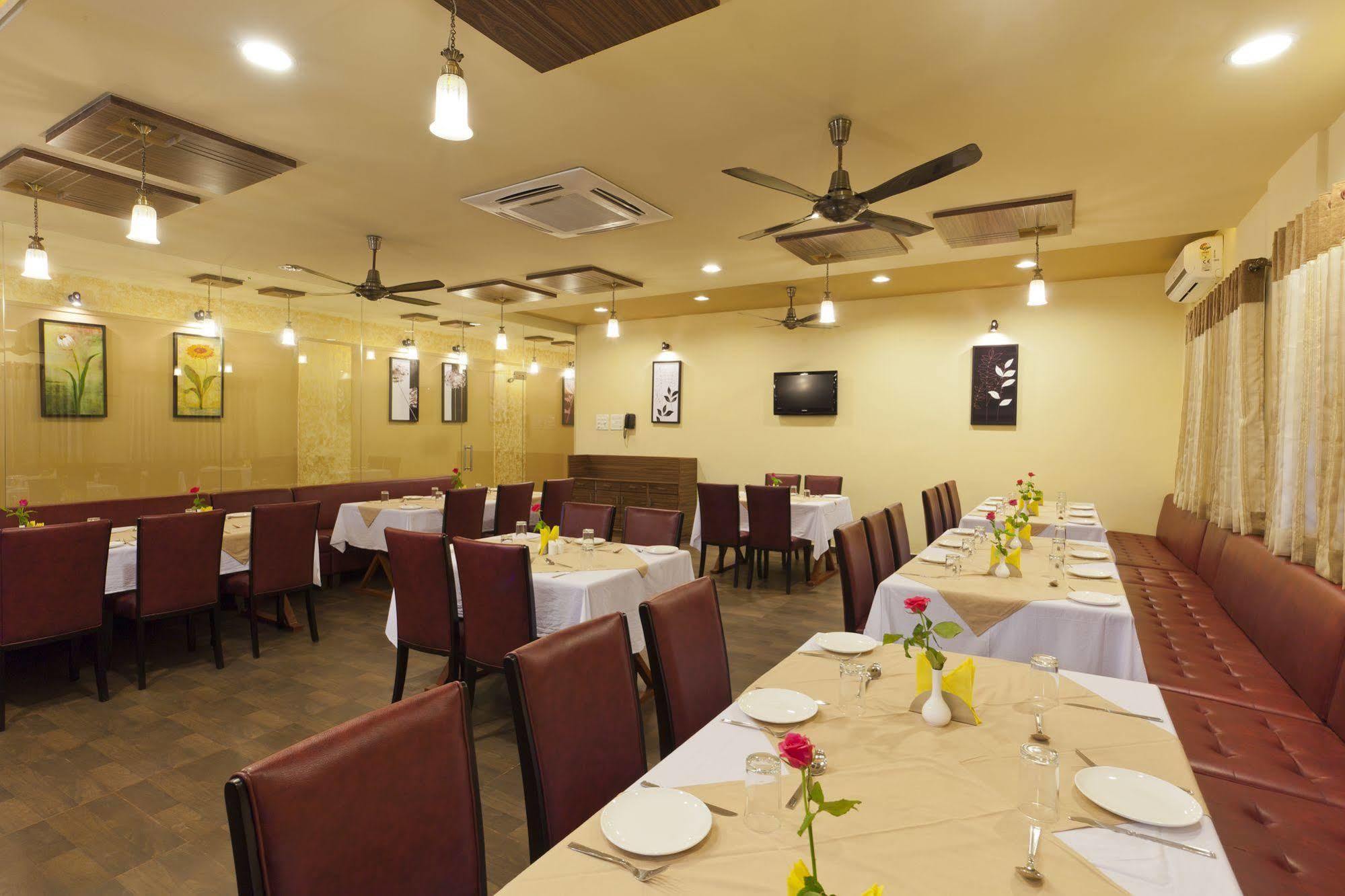 Hotel Atria, Kolhapur Exterior photo
